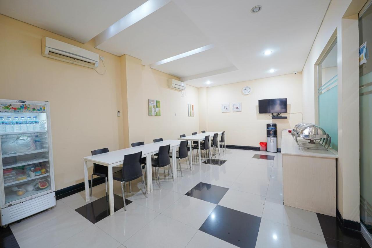 Hotel Multi 88 Syariah Jakarta Exterior foto