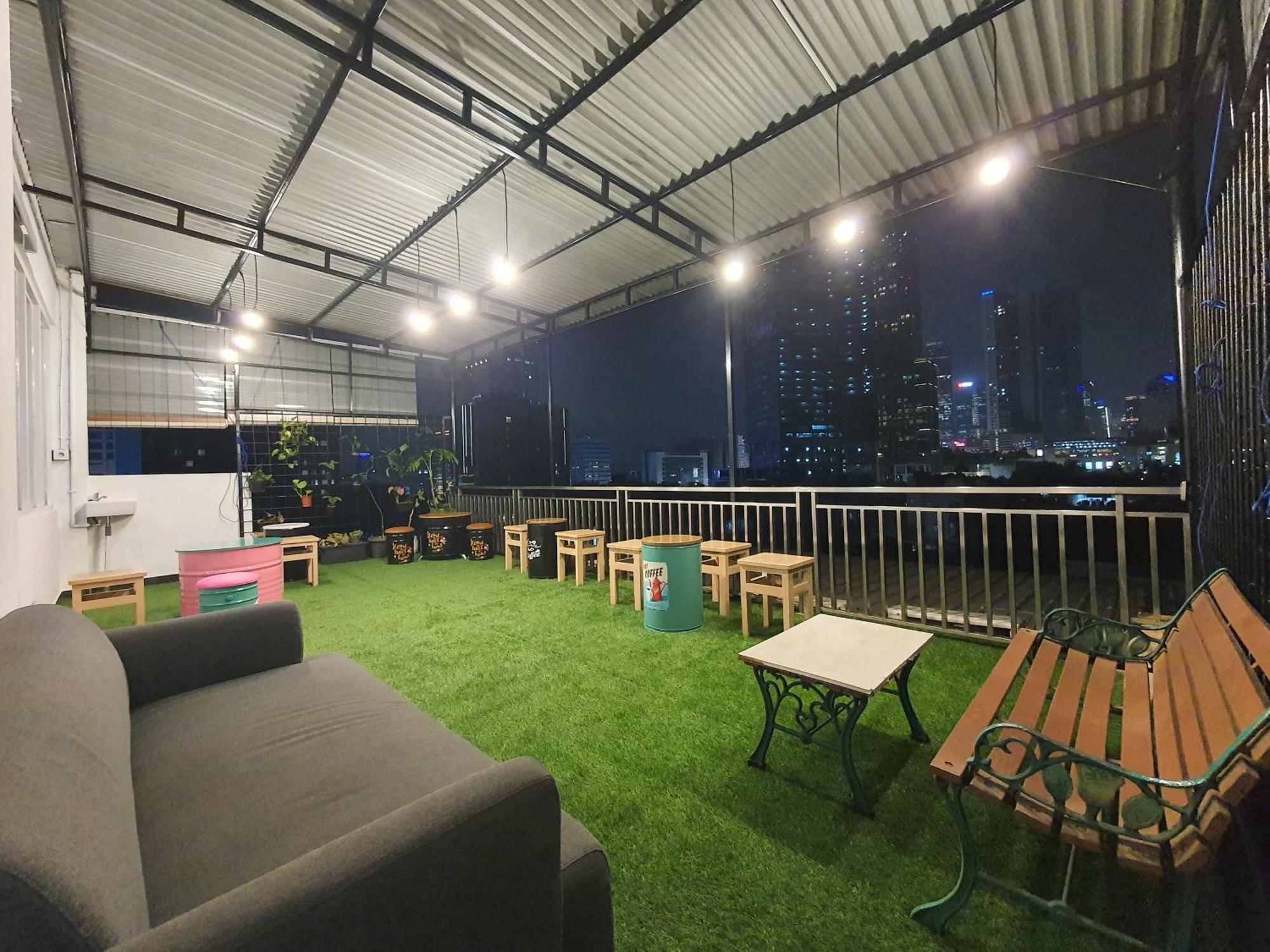Hotel Multi 88 Syariah Jakarta Exterior foto